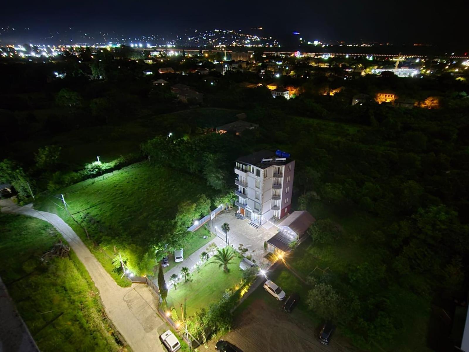 Отель Dadu Батуми Экстерьер фото