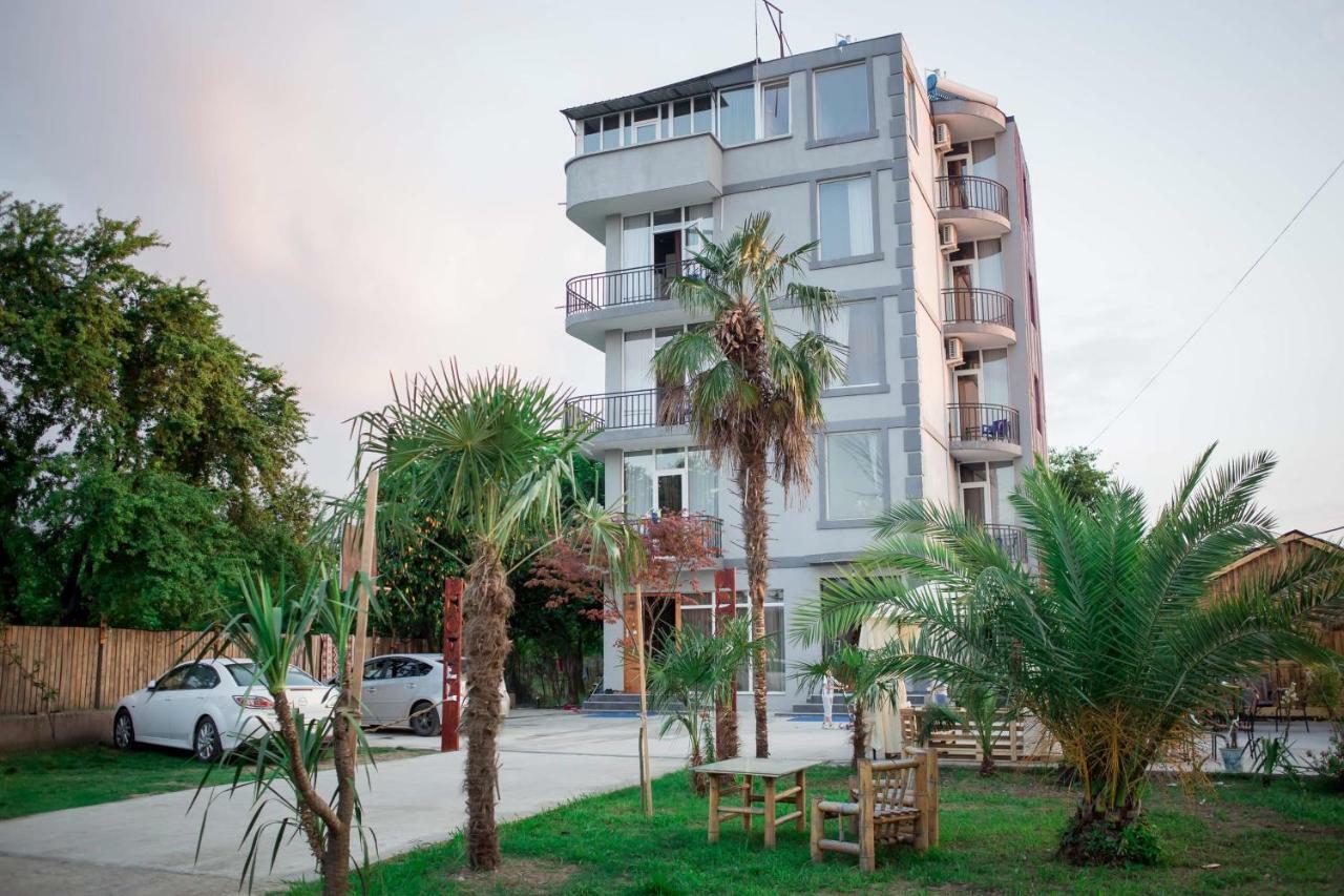 Отель Dadu Батуми Экстерьер фото